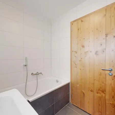Relaxing Escape - With Jacuzzi Apartment *